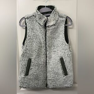 Convertible Women's Sherpa Vest - Light Gray and Green